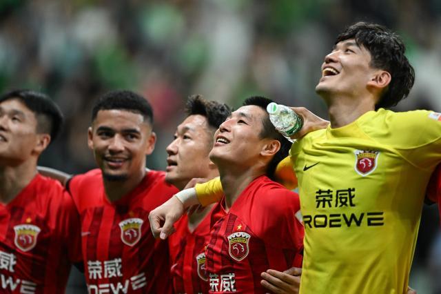 乐鱼体育平台-海港土炮接管锋线大权 吕文君：司职前锋就要进球！